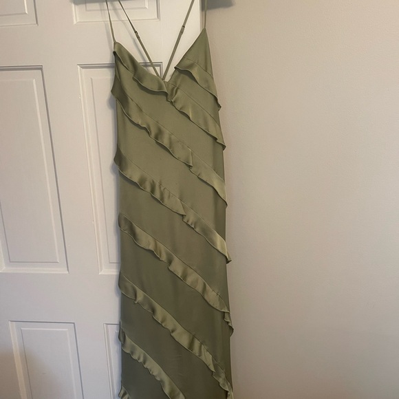 ShowMe Your Mumu Moss green ruffle dress.Got dry cleaned and is in fab condition - Picture 4 of 13